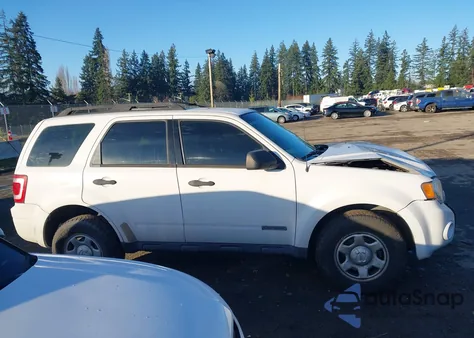 2008 Ford Escape Xls z USA, uszkodzony, nr VIN 1FMCU92Z78KB77125